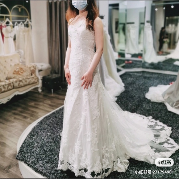 Wedding dress - Picture 3 of 4